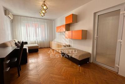 Apartament cu 3 camere semidecomandat, mobilat în Complex Studențesc