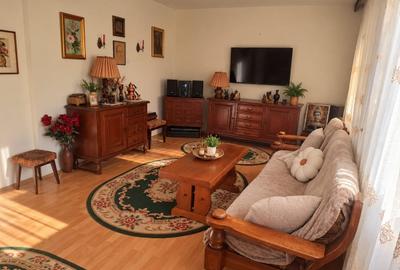 Apartament cu 4 camere decomandat, mobilat în Tineretului