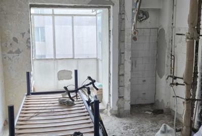 Apartament cu 3 camere decomandat în Independenței - 2