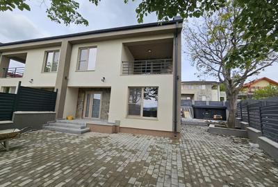 Duplex cu 4 camere cu Canalizare în Bucium - 1