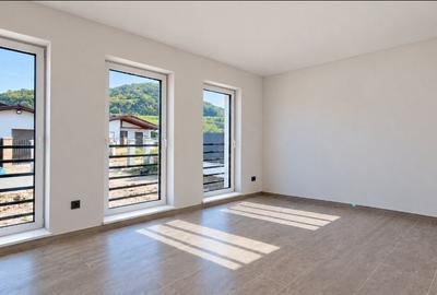 Casă cu 4 camere în Sângeorgiu de Mureș