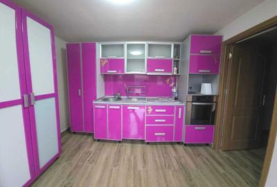 Casă cu 4 camere cu Teren 90 Mp în Central - 1