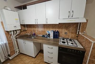 Apartament cu 2 camere semidecomandat în Zamfirescu