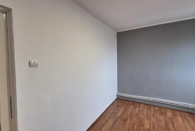 Apartament cu 3 camere decomandat în Aluniș - 9