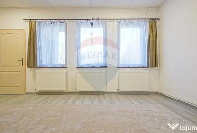 Apartament cu 3 camere decomandat în Timișu de Jos - 1
