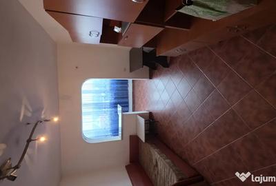 Apartament cu 3 camere decomandat, mobilat în Noua
