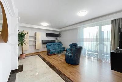 Apartament cu 3 camere semidecomandat în Central - 1