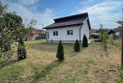 Casă cu 2 camere cu Teren 841 Mp în Ceuaș