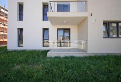 Apartament cu 3 camere semidecomandat în Est