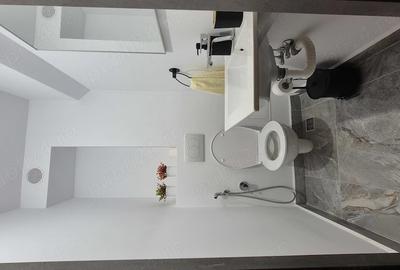Apartament cu 4 camere decomandat în Central