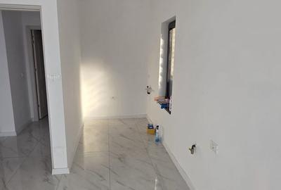 Casă cu 4 camere cu Teren 162 Mp în Central - 2