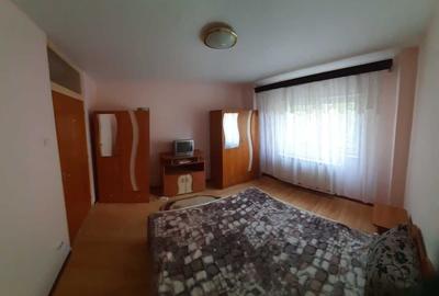 Apartament cu 2 camere decomandat în Lacul Tei