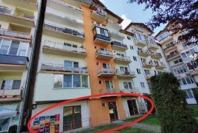 Apartament cu 3 camere decomandat în Sud