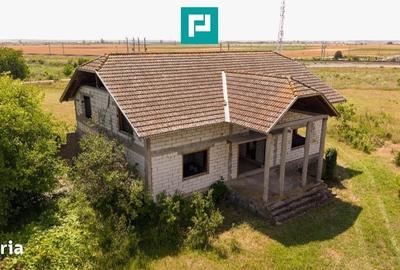 Casă cu 7 camere cu Teren 2151 Mp în Central - 6
