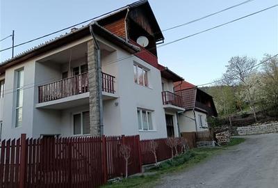 Casă individuală cu 9 camere cu Canalizare în Praid - 2