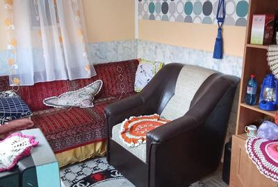 Casă cu 4 camere cu Teren 1200 Mp în Țintești