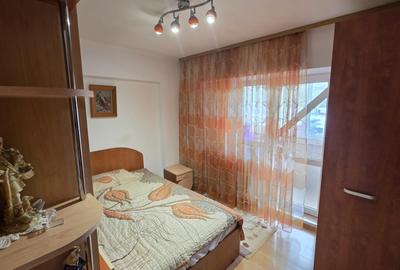 Apartament cu 3 camere decomandat în Nicolina - 10