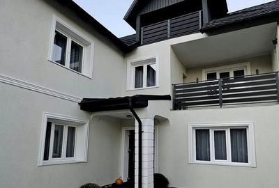 Casă cu 6 camere cu Teren 500 Mp în Central