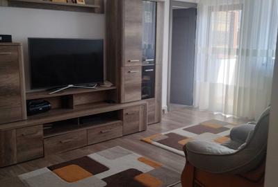 Apartament cu 4 camere decomandat în Prundu
