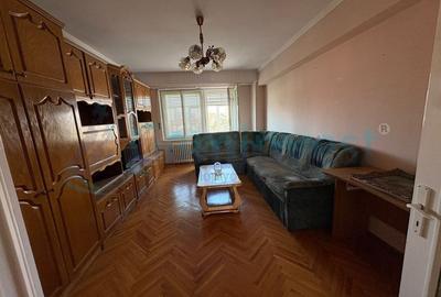 Apartament cu 3 camere decomandat, mobilat în Decebal - 5