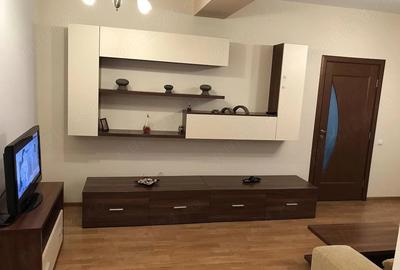 Apartament cu 2 camere semidecomandat în Berceni