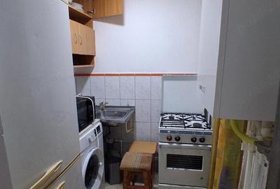 Apartament cu 2 camere semidecomandat în Micro 14
