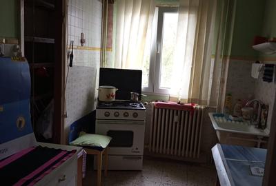 Apartament cu 3 camere semidecomandat în Titan - 13