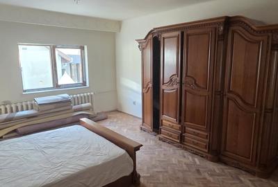 Casă individuală cu 8 camere cu Canalizare în Păulești - 9