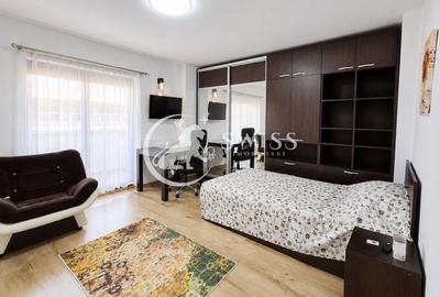Garsonieră decomandată, mobilată în Central