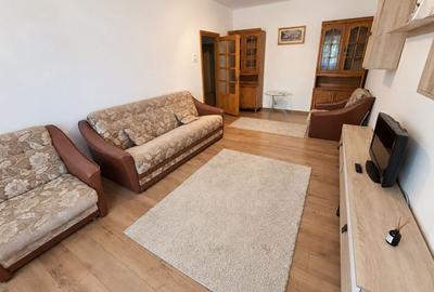Apartament cu 2 camere decomandat în Traian
