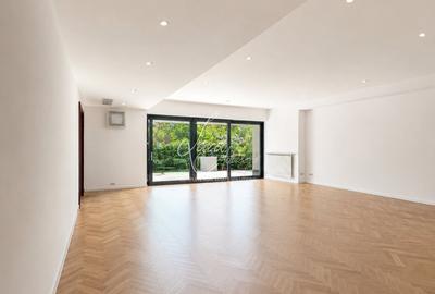 Apartament cu 3 camere semidecomandat în Primăverii
