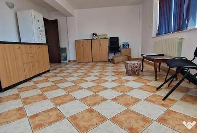 Casă cu 5 camere cu Canalizare în Tomis II - 5