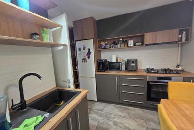 Apartament cu 2 camere semidecomandat în Complex Studențesc