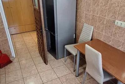 Apartament cu 2 camere semidecomandat în Colentina