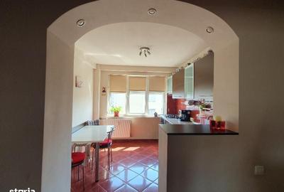 Apartament cu 3 camere decomandat în Dristor