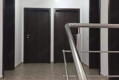 Casă cu Teren 300 Mp în Roșu