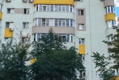 Apartament cu 3 camere decomandat în Rahova