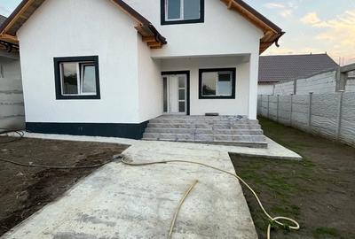 Casă cu Teren 250 Mp în Lumina