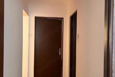 Apartament cu 3 camere decomandat în 1 Mai - 2