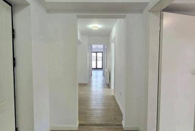 Apartament cu 4 camere decomandat în Dobroești