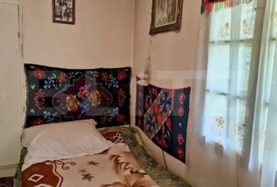 Casă cu 3 camere cu Canalizare în Central - 1