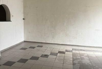 Spațiu comercial, de 128 mp, în Petros - 2