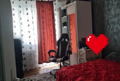 Apartament cu 3 camere decomandat în Tineretului