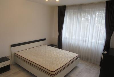 Apartament cu 3 camere decomandat, mobilat în Central