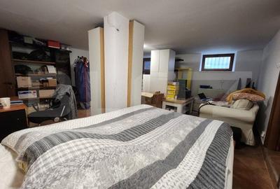 Casă cu 5 camere cu Teren 364 Mp în Central