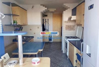Apartament cu 3 camere semidecomandat în Crângași