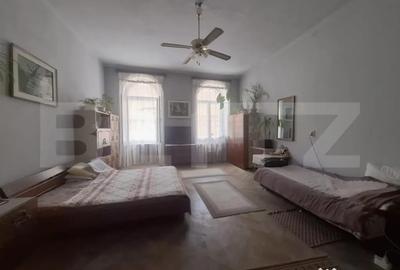 Apartament cu 4 camere decomandat în Centrul Istoric