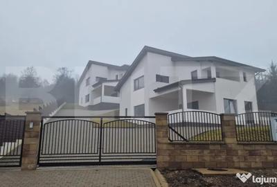 Casă cu 4 camere cu Canalizare în Stolna - 1