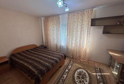 Apartament cu 2 camere semidecomandat în Podu Roș