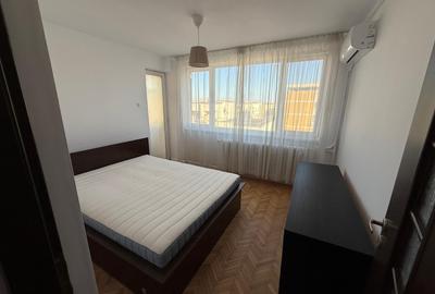 Apartament cu 3 camere semidecomandat în Iancului